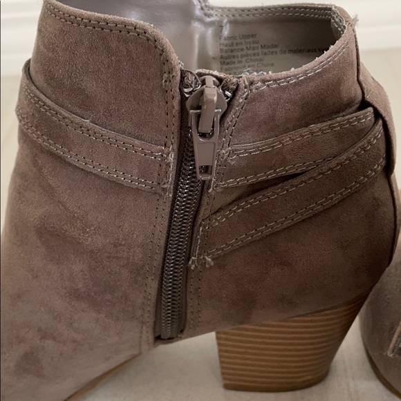 Express Booties size 7 - Picture 5 of 8